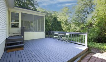 3 Deerfield Dr, Clinton, CT 06413