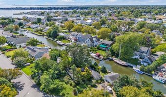 7 Swartout Pl, Amityville, NY 11701