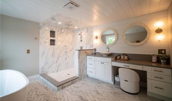 136 Aldrich Rd, Glocester, RI 02857