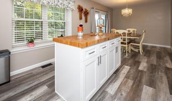 129 Dumbarton Hill Ct, Aberdeen, NJ 07747