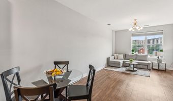 989 S BUCHANAN St 221, Arlington, VA 22204
