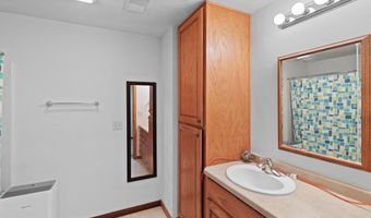 1900 E ORCHARD BLOSSOM Dr, Appleton, WI 54915