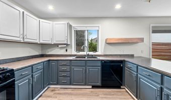 1023 W RIDGEVIEW Dr, Appleton, WI 54914