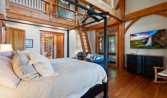300 Eagle Point Dr, Albany, KY 42602