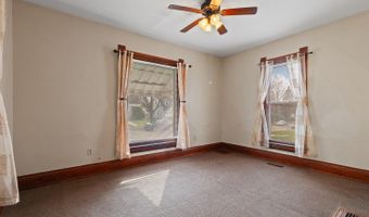 907 E Hunt St, Adrian, MI 49221