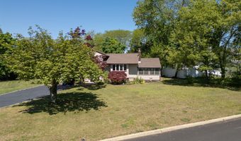 540 Sherman Ave, Belford, NJ 07718