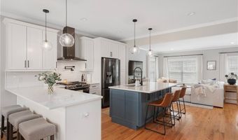 105 Hunting Hill Dr, Cumberland, RI 02864