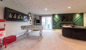 10 Flanders St, Johnston, RI 02919
