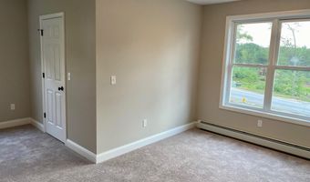 49 Woodbrey Ln, Standish, ME 04084