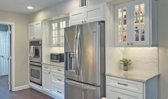162 Ivy Hill Dr, Aberdeen, NJ 07747
