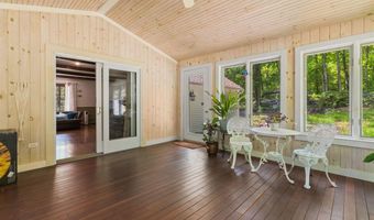 13 Holt Rd, Amherst, NH 03031