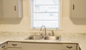 273 Holmesville Ave, Baxley, GA 31513