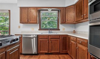 12757 Chamberlain Rd, Aurora, OH 44202