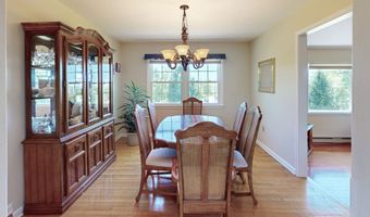 54 Flax Hill Rd, Brookfield, CT 06804