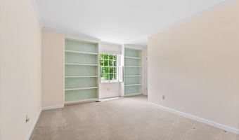 14 Cambridge Circle Ct, Ballwin, MO 63011