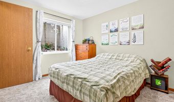 2403 W AMERICAN Dr, Neenah, WI 54956