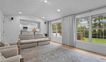 194 Council Rock Rd, Cranston, RI 02921