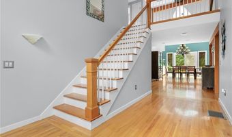 20 Beechwood Dr, Cranston, RI 02921