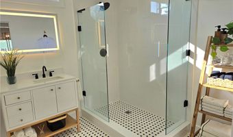 2022 W 75th St, Los Angeles, CA 90047