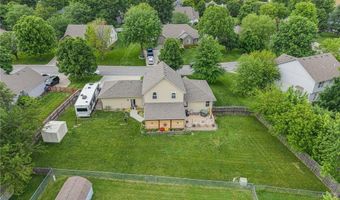 15417 Poplar St, Basehor, KS 66007