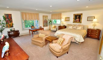 2 Schuyler Ln 2, Bloomfield, CT 06002