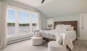 11 Opechee Dr, Barrington, RI 02806