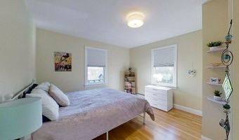 2 E Blvd 2, Middletown, RI 02842