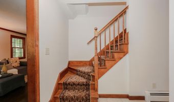 36 Old Farm Rd, Bedford, NH 03110