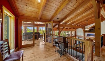 119 Moat View Dr, Albany, NH 03813