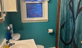 208 Halliard Ave, Beachwood, NJ 08722
