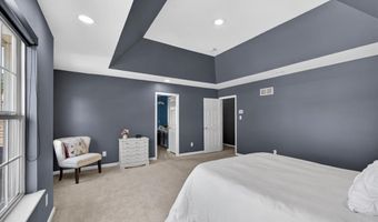 567 Brook Meadow Dr, Ballwin, MO 63021