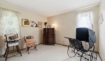 1411 W Allison Ct, Arlington Heights, IL 60005
