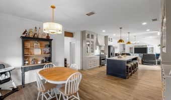 200 Colonel Burt Dr, Benton, LA 71006