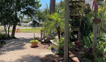 19 Leslie St, Apalachicola, FL 32320