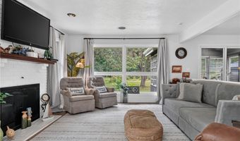 6784 Grandview Dr, Andover, OH 44003