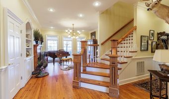 708 Town And Country Dr, Adel, GA 31620