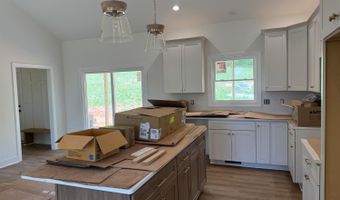 9009 Stonewall Rd, Appomattox, VA 24522
