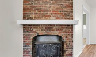 1422 N Hudson St, Altus, OK 73521