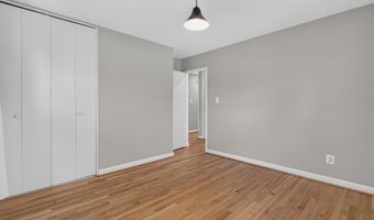 10228 HATHERLEIGH Dr, Bethesda, MD 20814