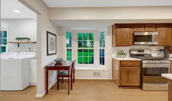8104 BRIAR CREEK Dr, Annandale, VA 22003