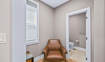 31 Valiant Ct, Middletown, NJ 07748