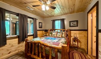 8 Breezy Knoll Ln, Baileyville, ME 04694