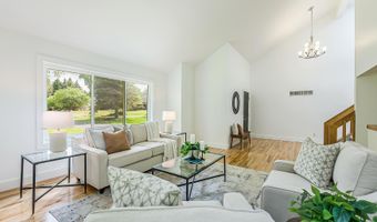 3999 Edmonton Ct, Ann Arbor, MI 48103