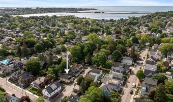 4 Findlay Pl, Newport, RI 02840