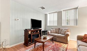 15 Curtis St 101, Cranston, RI 02920
