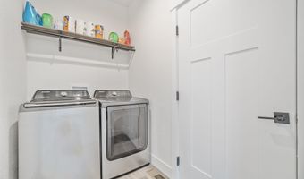 985 RANGE LINE Rd, Cheyenne, WY 82009