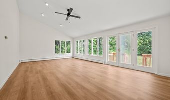 18 Grove Rd, Cromwell, CT 06416
