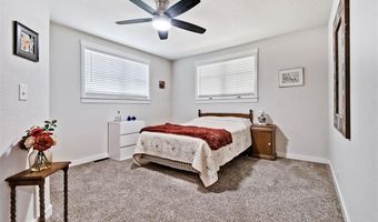 2 Purfleet Dr, Bella Vista, AR 72715