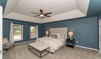 1101 Courtwood Cir, Ballwin, MO 63011
