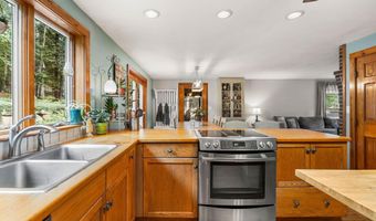 8 Miltimore Rd, Antrim, NH 03440